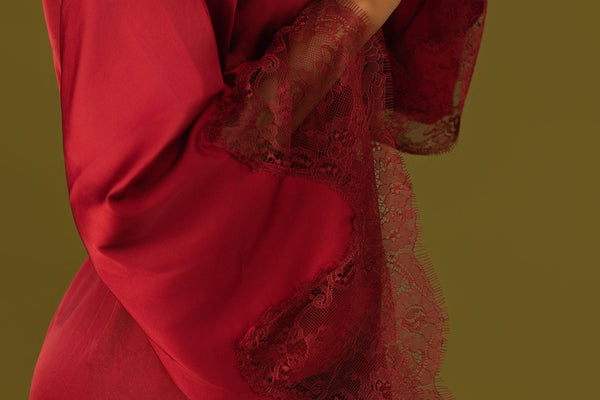 The best bridal robe for your wedding morning (and why it matters more than you think)