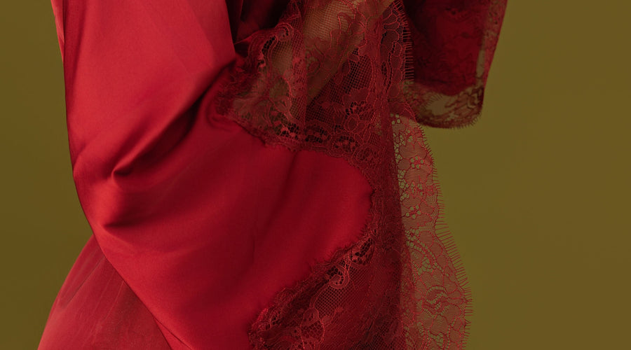 The best bridal robe for your wedding morning (and why it matters more than you think)